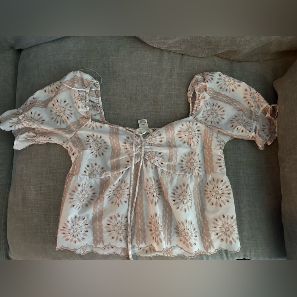 Vegan Romantic Blouse with Rouched Sleeves - Picture 1 of 6